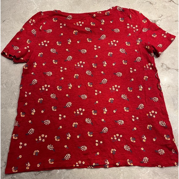 Loft/women’s top, size SP, red with flower print - Picture 3 of 4